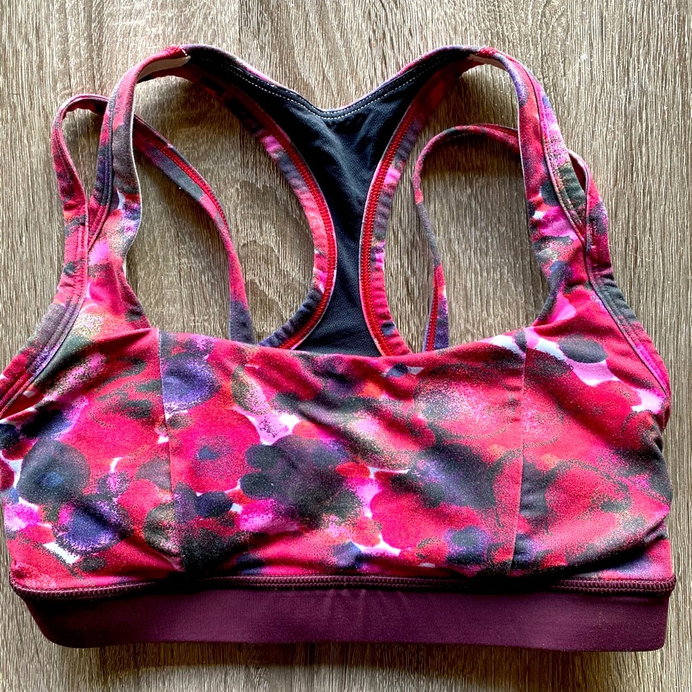 Lululemon sports bra size 6